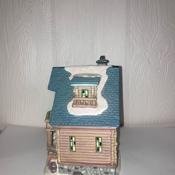 Santa’s Workbench Silver Birches Lodge - Picture 3 of 6